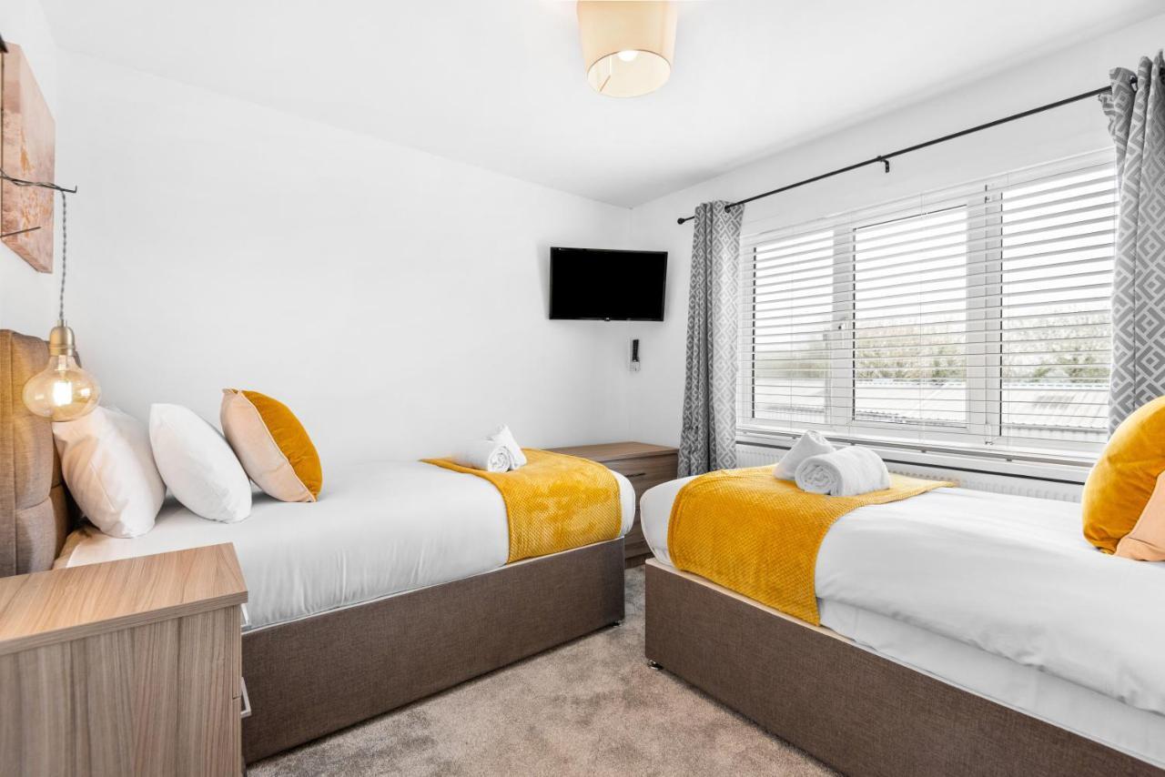 Off Road Parking, Garden, Smart Tv'S In All Rooms! Morriston Exterior photo