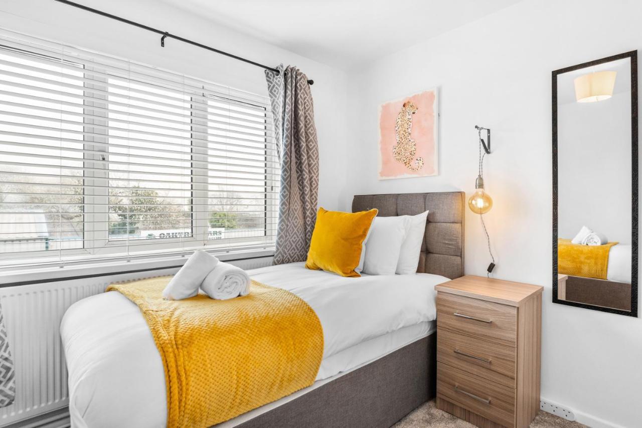 Off Road Parking, Garden, Smart Tv'S In All Rooms! Morriston Exterior photo